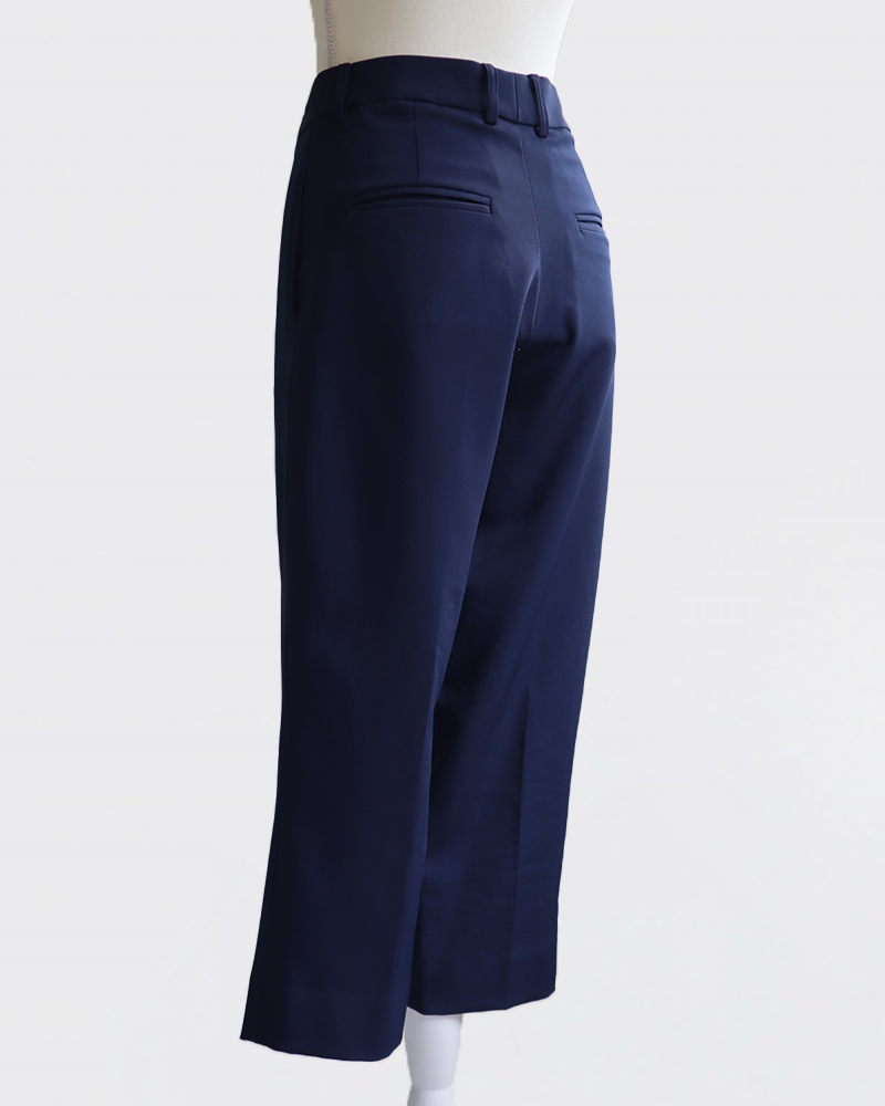 Essential Cropped Pants