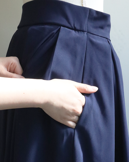 Swing Tuck Skirt NAVY