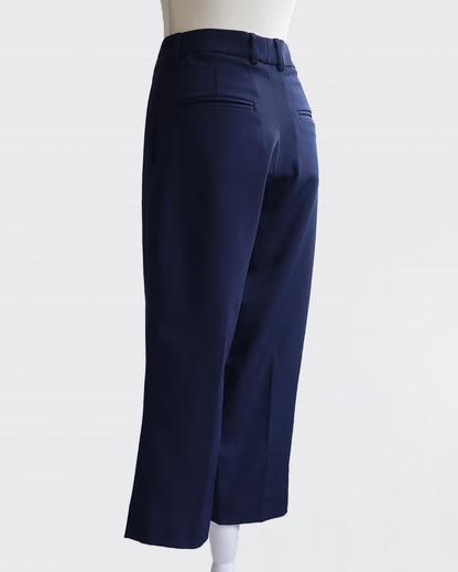 Essential Cropped Pants